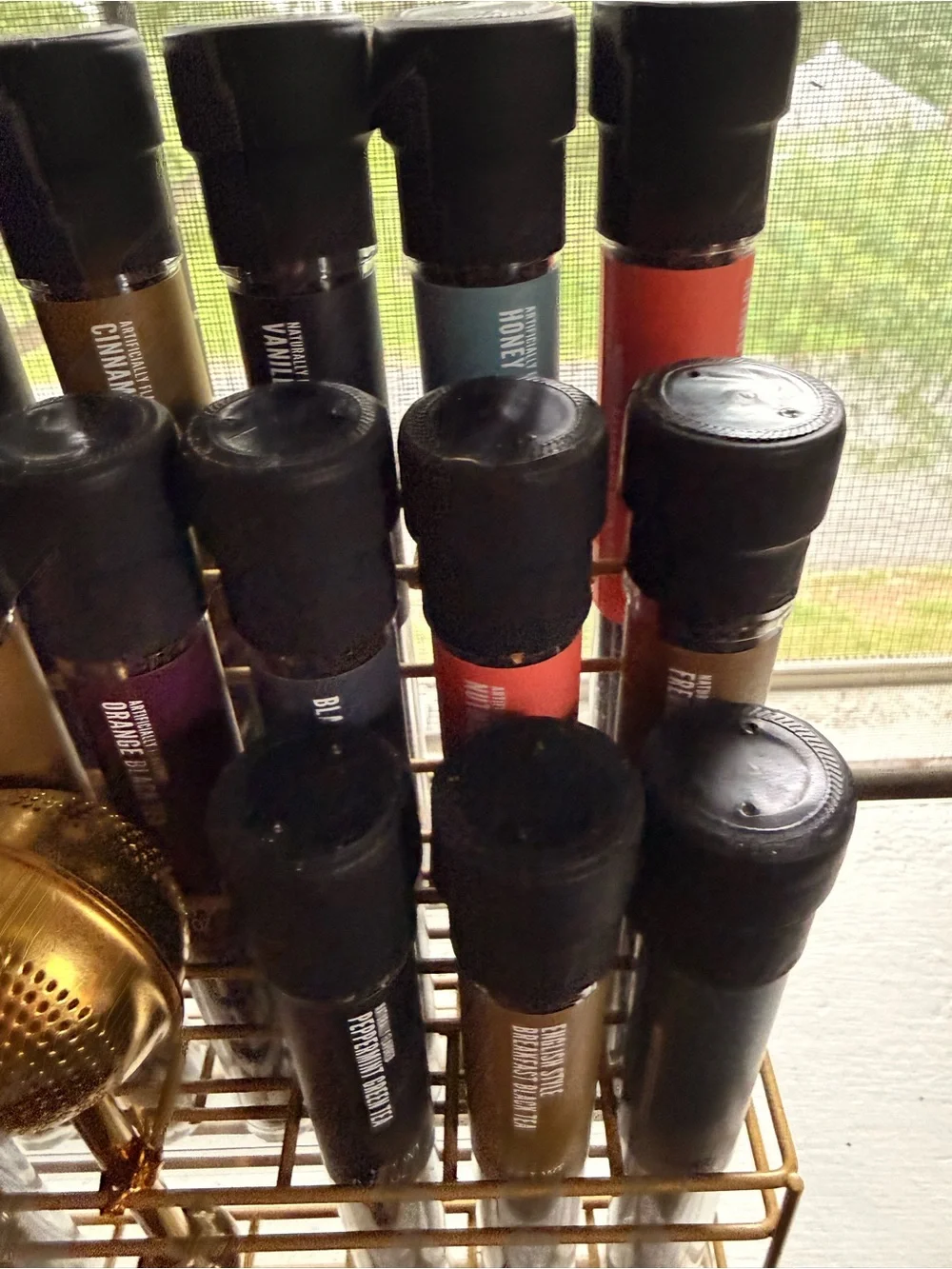 Loose Leaf Tea sample set in decorative stand.
